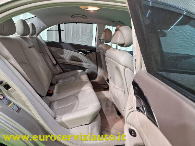 MERCEDES-BENZ E 320 usata 32