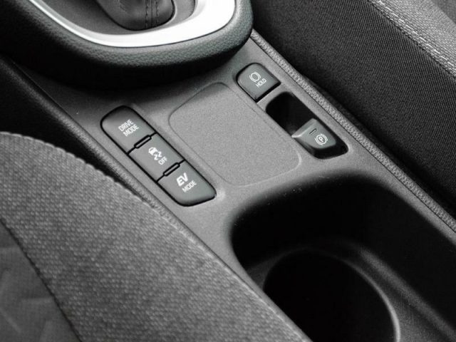 TOYOTA Yaris Cross usata, con Autoradio digitale