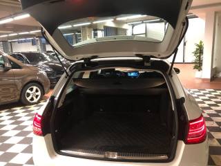 MERCEDES-BENZ C 220 usata, con Fendinebbia
