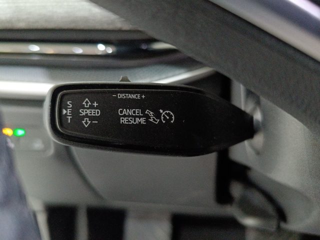 SKODA Superb usata, con Sensori di parcheggio posteriori