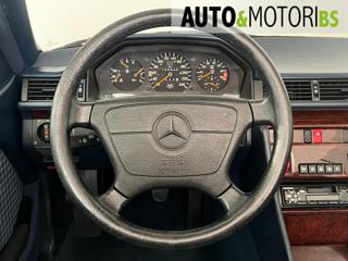 MERCEDES-BENZ E 200 usata, con Fendinebbia