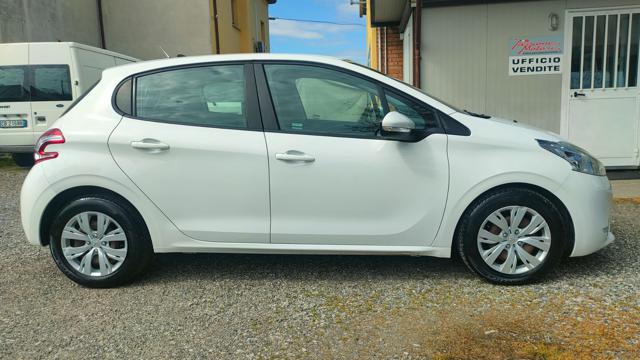 PEUGEOT 208 usata, con Airbag