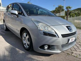 PEUGEOT 5008 usata, con Airbag