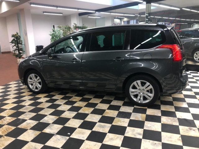 PEUGEOT 5008 usata, con Chiusura centralizzata