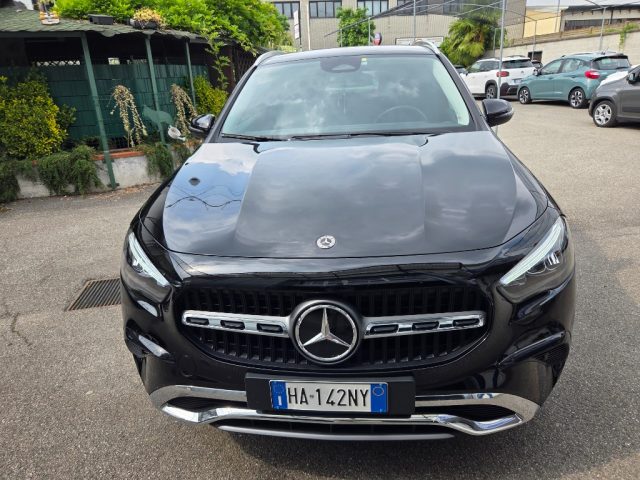 MERCEDES-BENZ GLA 180 usata, con Airbag