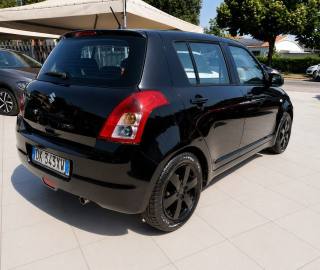 SUZUKI Swift usata, con Autoradio