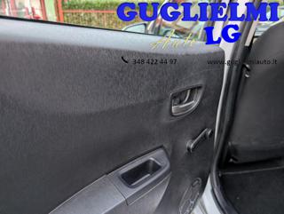 TOYOTA Yaris usata 21