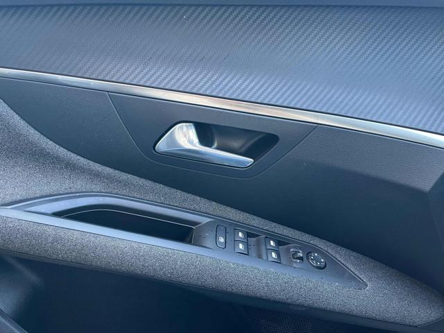 PEUGEOT 3008 usata, con Chiusura centralizzata