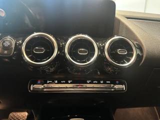 MERCEDES-BENZ GLA 200 usata, con Fari LED