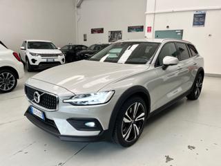 VOLVO V60 Cross Country usata, con Airbag