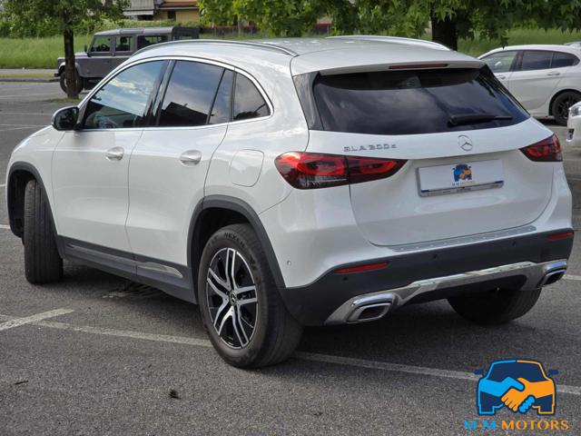 MERCEDES-BENZ GLA 200 usata, con Chiusura centralizzata