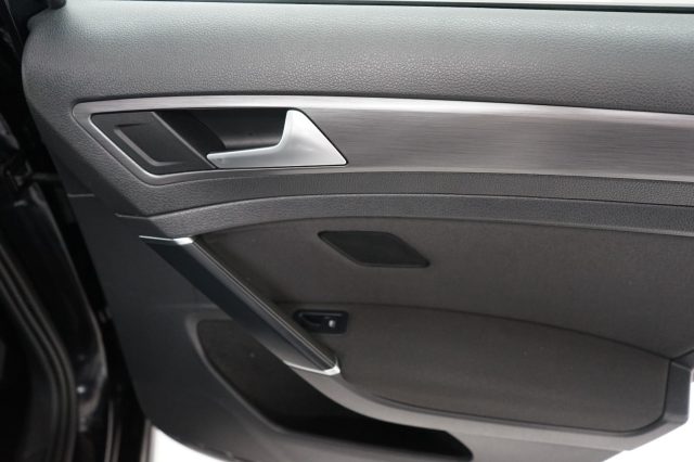 VOLKSWAGEN Golf usata, con Adaptive Cruise Control