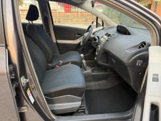 TOYOTA Yaris usata 14