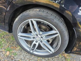 MERCEDES-BENZ E 220 usata, con Volante in pelle