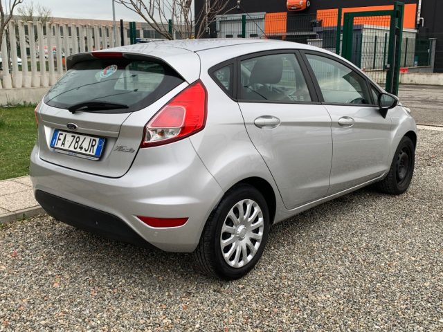 FORD Fiesta usata, con Autoradio