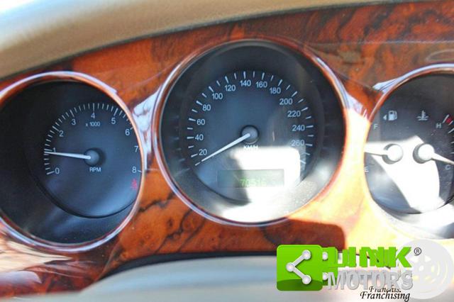 JAGUAR XK8 usata 14