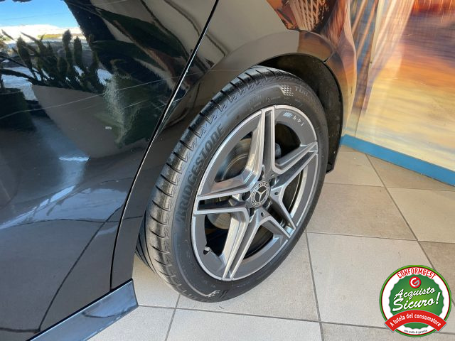 MERCEDES-BENZ A 180 usata, con Tettuccio apribile