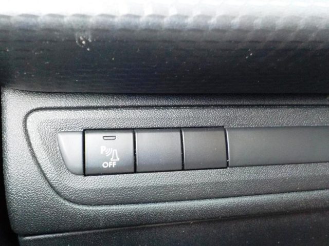 PEUGEOT 2008 usata, con Monitoraggio pressione pneumatici