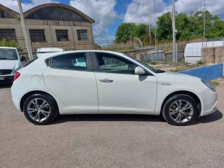ALFA ROMEO Giulietta usata, con Autoradio