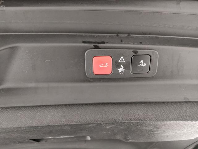 PEUGEOT 5008 usata, con Sedile posteriore sdoppiato