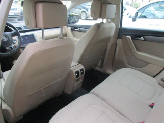 VOLKSWAGEN Passat usata 18