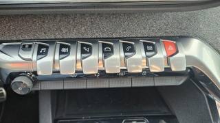 PEUGEOT 3008 usata, con Controllo elettronico della corsia