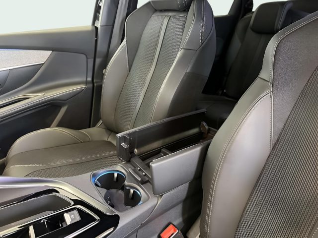 PEUGEOT 5008 usata, con Riconoscimento dei segnali stradali