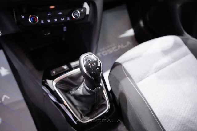 OPEL Corsa usata, con Touch screen