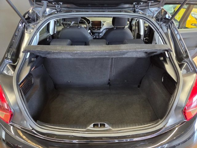 PEUGEOT 208 usata, con Autoradio