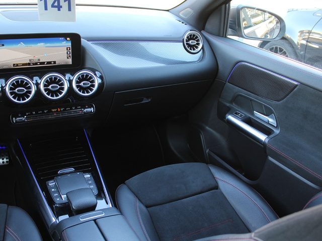 MERCEDES-BENZ GLA 200 usata, con Volante in pelle