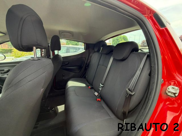 LANCIA Ypsilon usata, con MP3