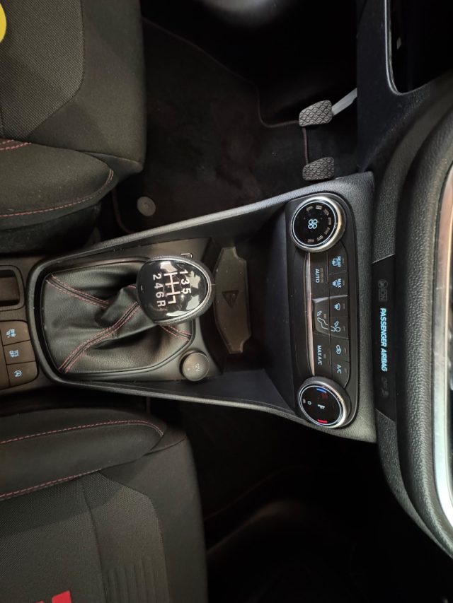 FORD Fiesta usata, con Controllo automatico clima