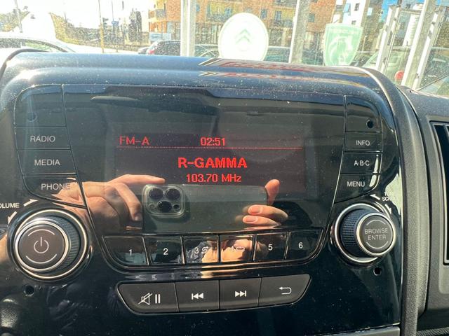 PEUGEOT Boxer usata, con Autoradio digitale