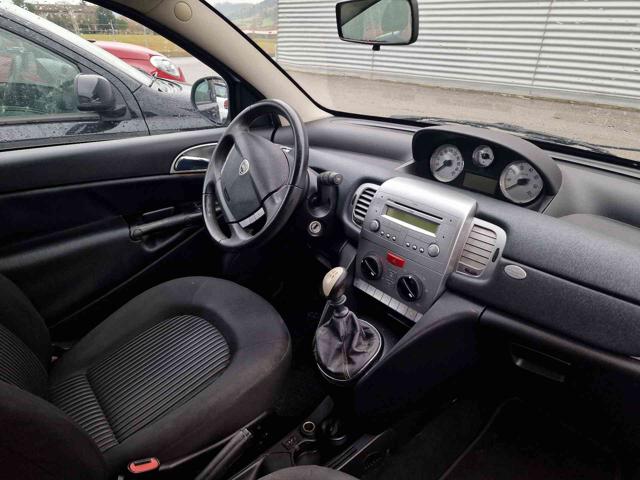 LANCIA Ypsilon usata, con Autoradio