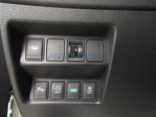 NISSAN Qashqai usata, con Fari LED