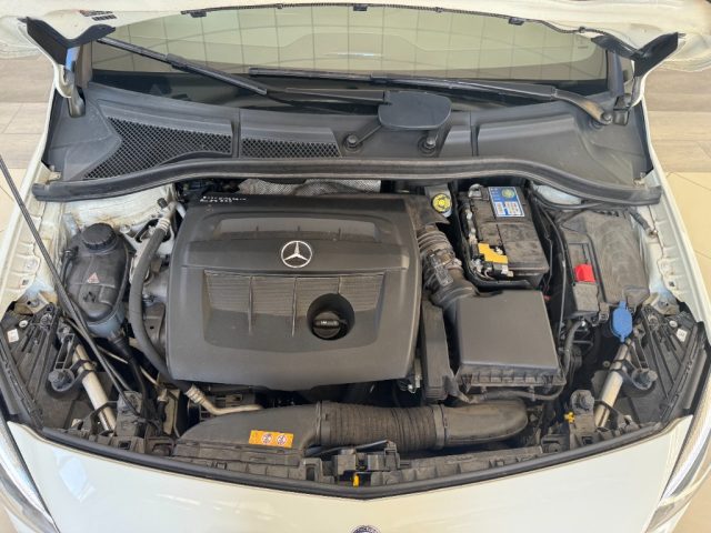 MERCEDES-BENZ B 180 usata, con Airbag testa