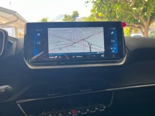 PEUGEOT 2008 usata, con Fari LED