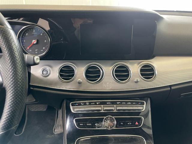 MERCEDES-BENZ E 220 usata, con Regolazione elettrica sedili