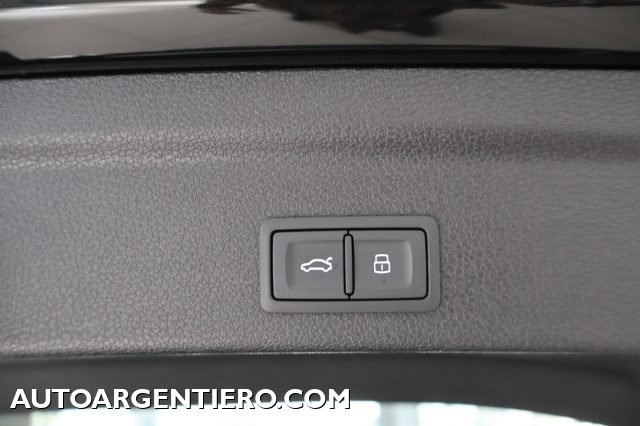 AUDI Q3 usata, con Sensori di parcheggio anteriori