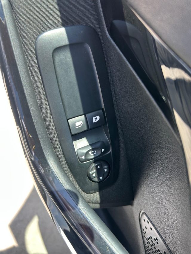 PEUGEOT 208 usata, con ESP