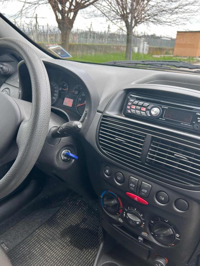 FIAT Punto usata 8