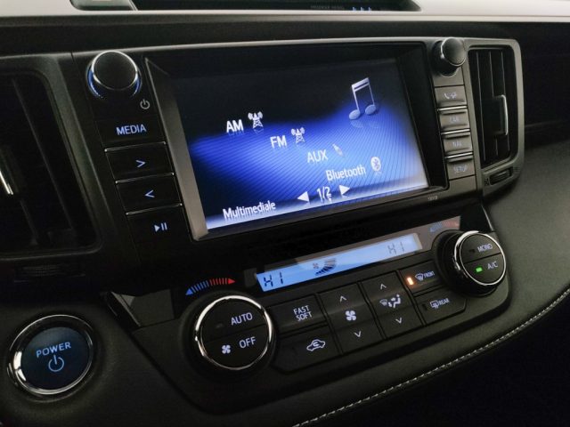 TOYOTA RAV 4 usata, con Sedile posteriore sdoppiato