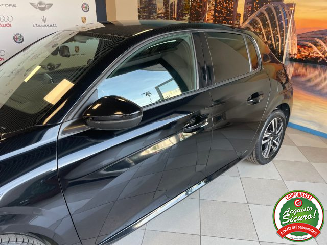 PEUGEOT 208 usata, con USB