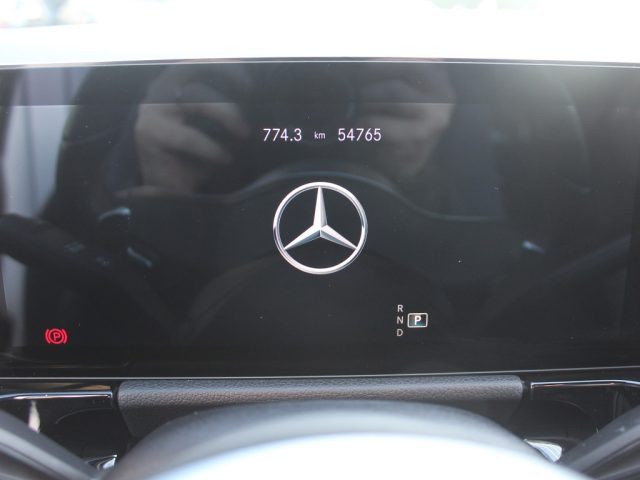 MERCEDES-BENZ GLA 220 usata, con Fari LED