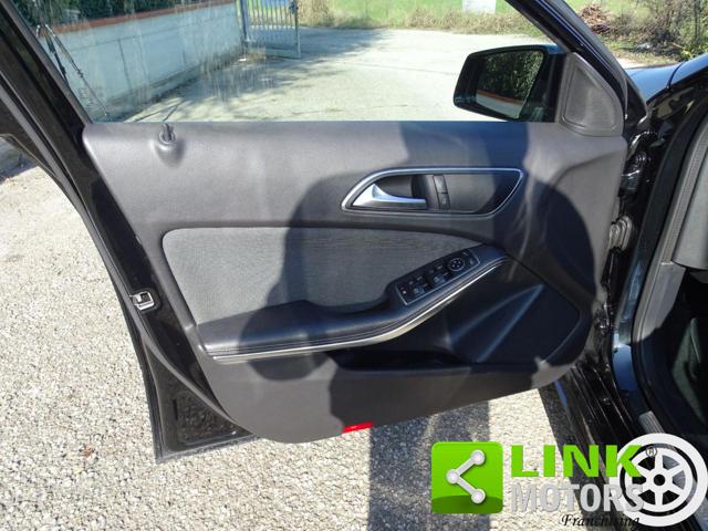 MERCEDES-BENZ A 200 usata, con Sensori di parcheggio anteriori