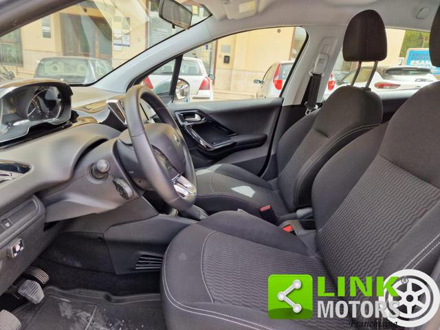 PEUGEOT 208 usata, con USB