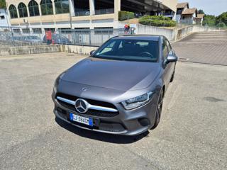 MERCEDES-BENZ A 180 d BUSINESS