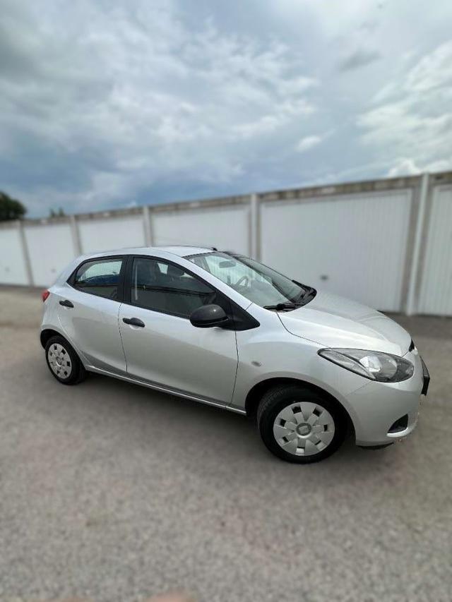 MAZDA 2 usata, con Airbag laterali