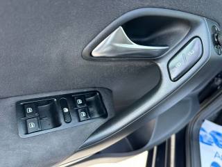 VOLKSWAGEN Polo usata, con USB