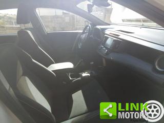 TOYOTA RAV 4 usata, con Sedile posteriore sdoppiato